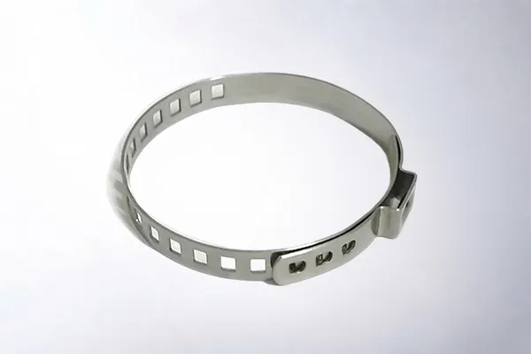 Stepless pinch single ear clamps
